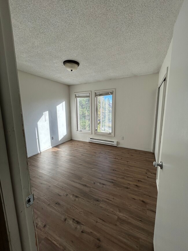 Building Photo - 3020 Village Dr