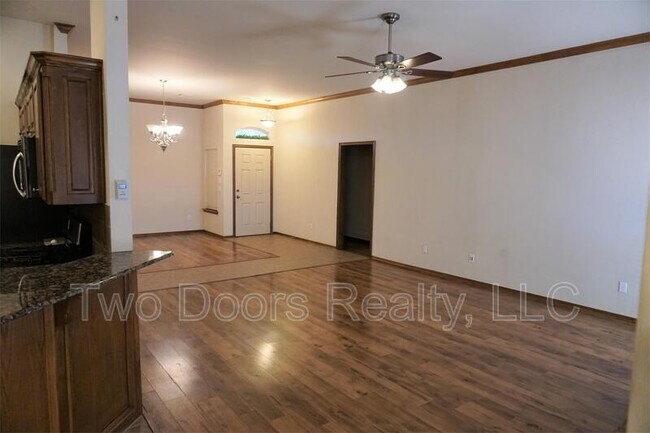 Foto del edificio - 9601 Crooked Creek Ln
