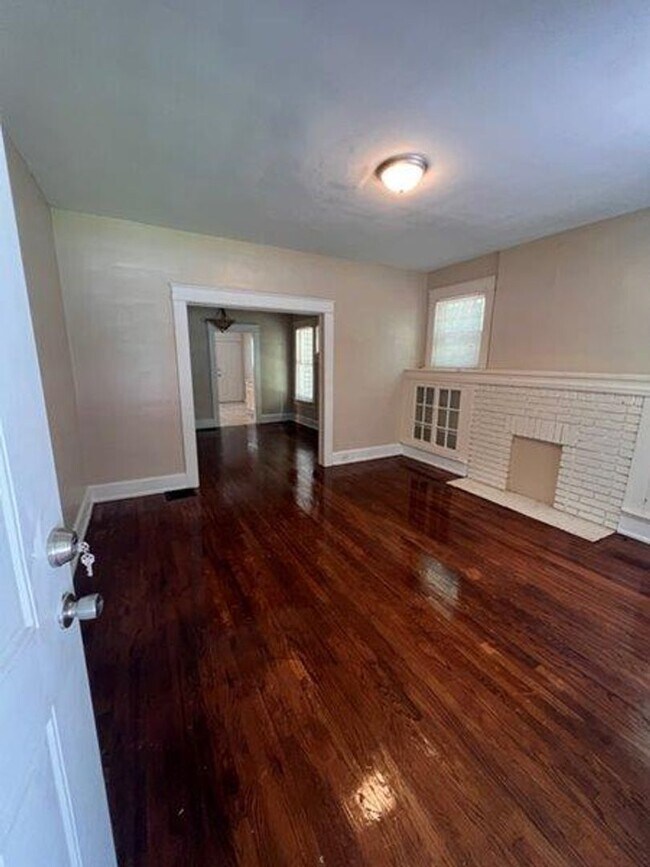 Building Photo - BELOW MARKET RENT!