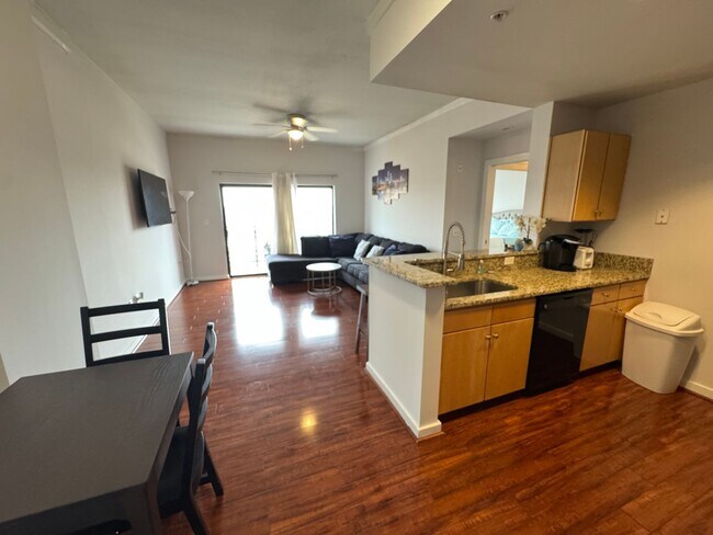 Foto del edificio - One Bedroom Furnished/Unfurnished Condo in Uptown Charlotte