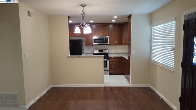 Building Photo - 2158 Arroyo Ct