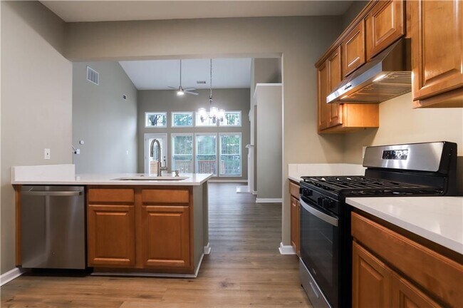 Foto del edificio - 2216 Worrall Hill Dr