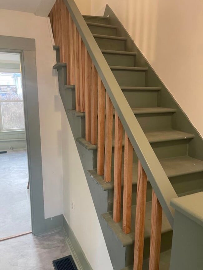 Building Photo - 78 Webster Ave