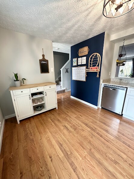 Kitchen - 555 Melissa Ct