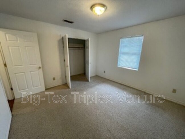 Foto del edificio - 276 N Pecan St