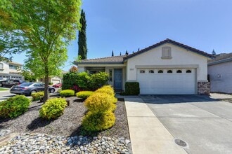 Building Photo - 2315 Panga Pl