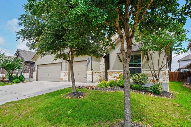 Foto del edificio - Stunning 4BR Home with 3-Car Garage in Turning Stone - Realtor Commission: $750