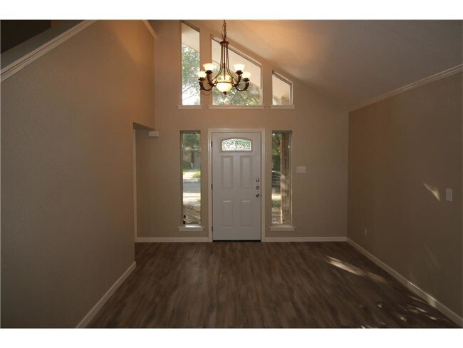 Building Photo - 2450 Scotch Moss Dr