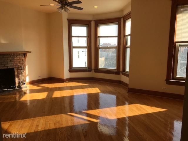 Primary Photo - 3 br, 2 bath Apartment - 3339 N Clark St 3