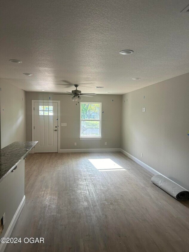 Foto del edificio - 419 N Jackson Ave