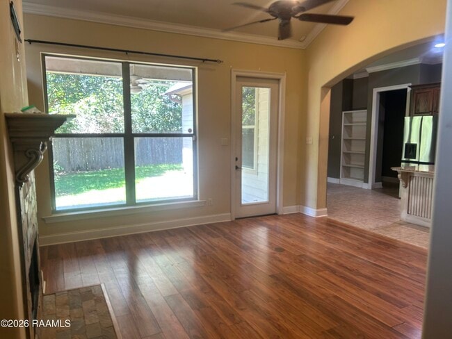 Building Photo - 303 Annabelle Dr