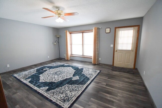 Foto del edificio - For Rent: Updated 3 Bed, 1.5 Bath Home — Available Immediately