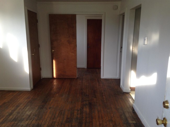 Foto del edificio - 530 E Adams St