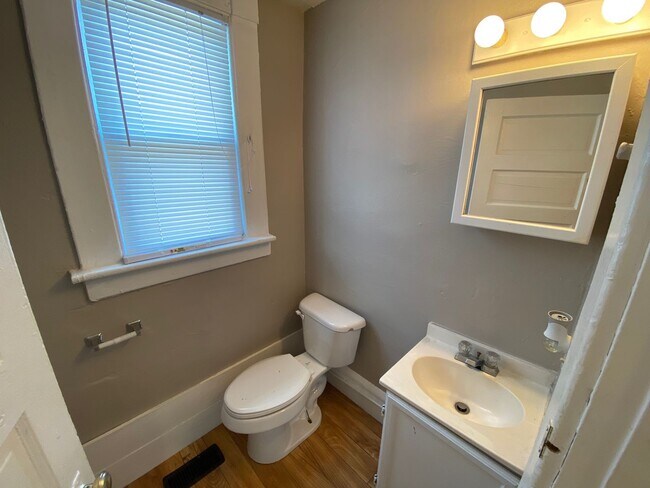 Foto del edificio - Hunter Ave 1438-1440 MLR