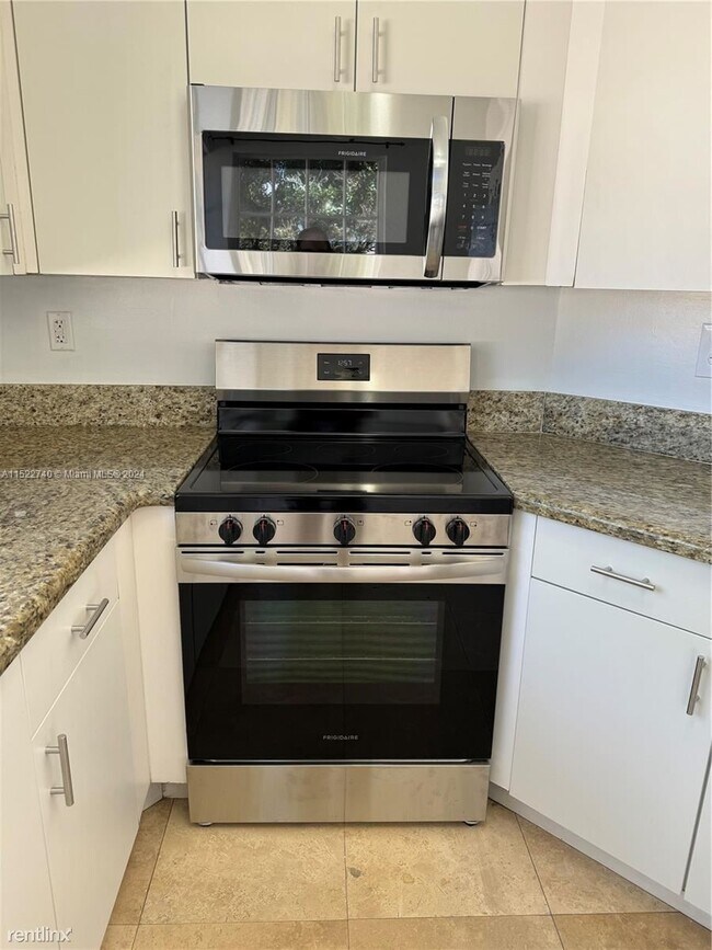 Building Photo - 3 br, 2 bath House - 14611 Balgowan Rd # 1...