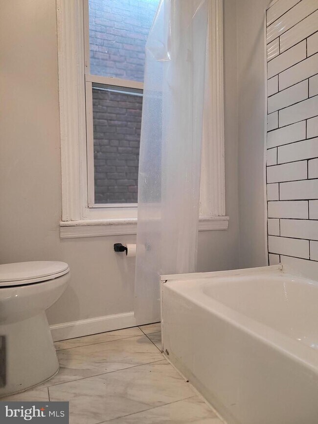 Foto del edificio - 276 Rutherford Ave