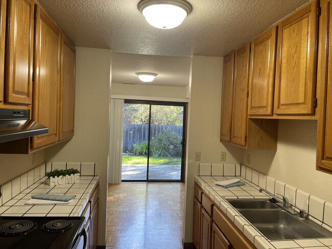 Building Photo - 3012 Baronian Ct