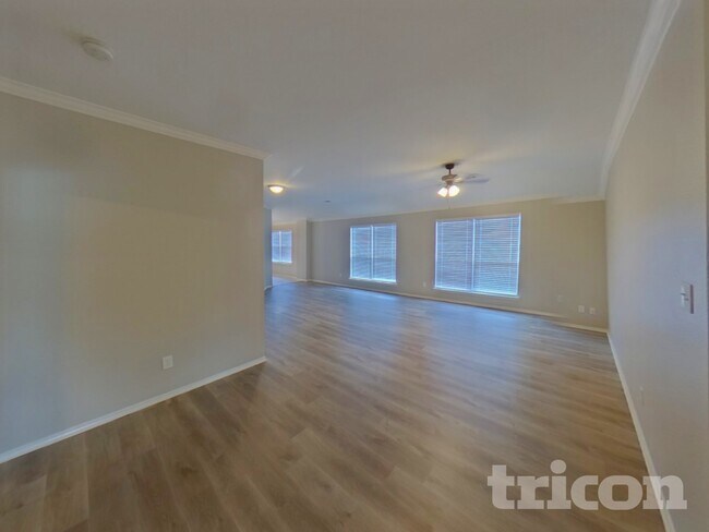 Building Photo - 716 Sequoia Dr