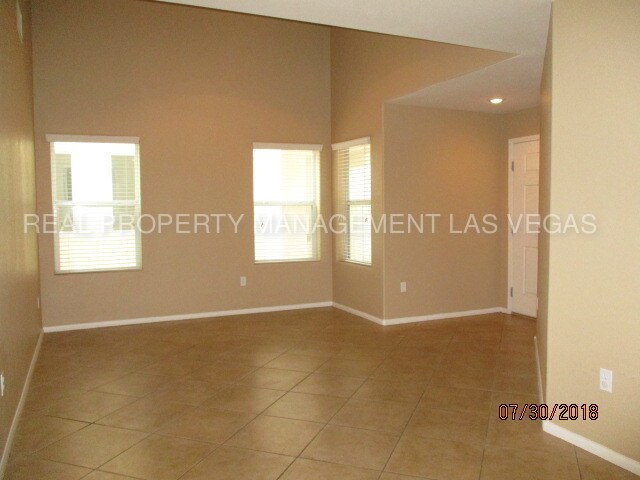 Great 2 Story Home House For Rent In Las Vegas Nv Apartments Building Photo Great 2 Story Home