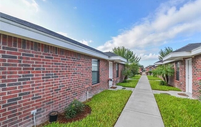 Building Photo - 3719 Zelma St