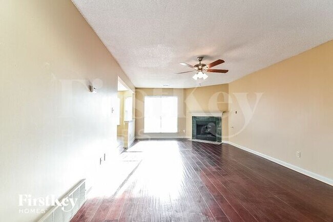 Foto del edificio - 7749 Roxshire Cove