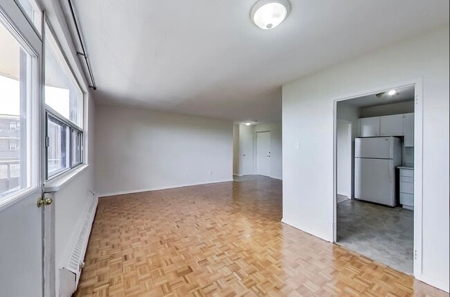 Building Photo - Park Mills