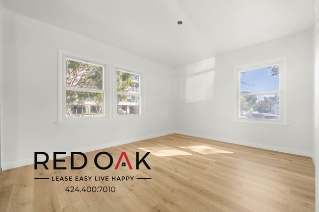 Building Photo - ~4 Weeks FREE~ Beautiful Two Bedroom with ...