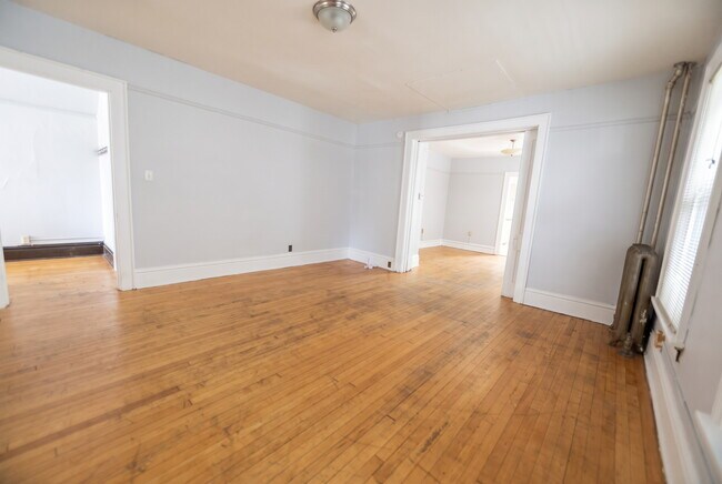 Building Photo - 410 W Mifflin St