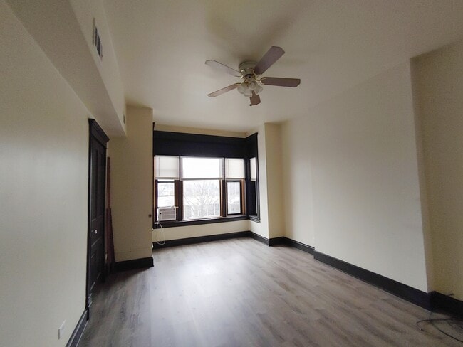 Building Photo - 3019 S Parnell Ave