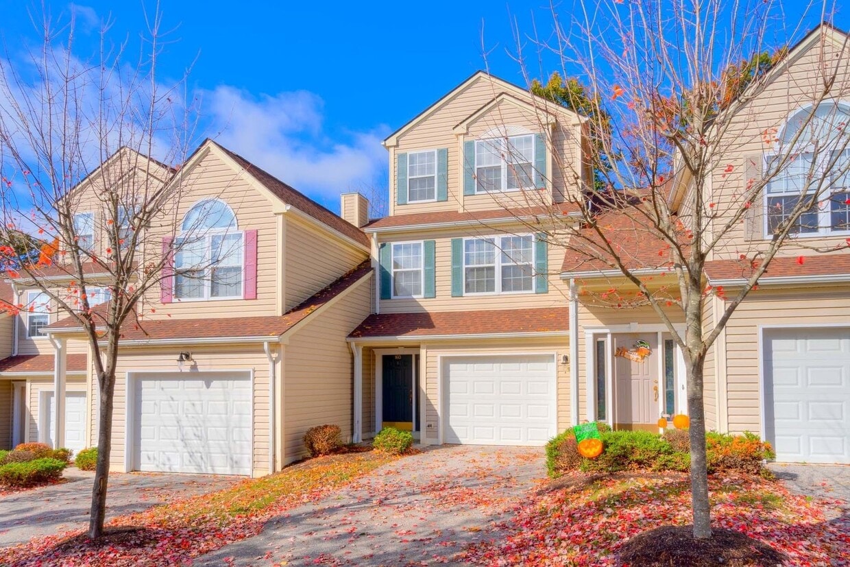 Photo - 205 Huff Heritage Lane | 3 Bed 2.5 Bath Townhome | August 14th
