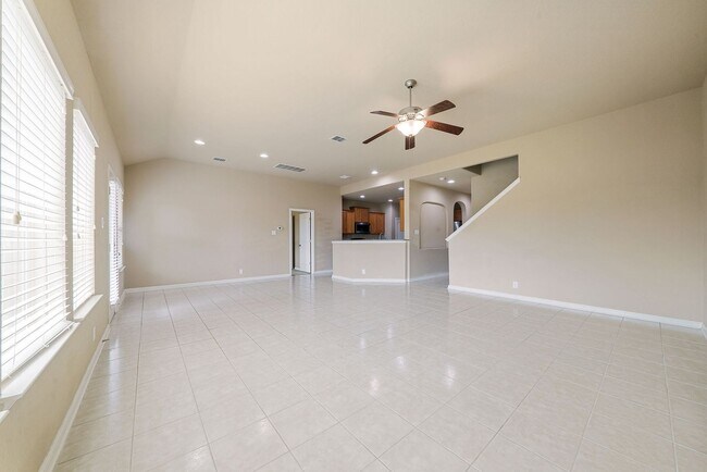 Foto del edificio - 4 Bedroom/2.5 Bath Alamo Ranch Subdivision