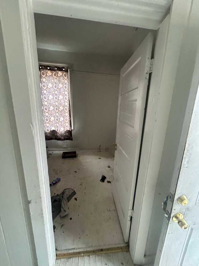 Building Photo - 5470 Plover Ave