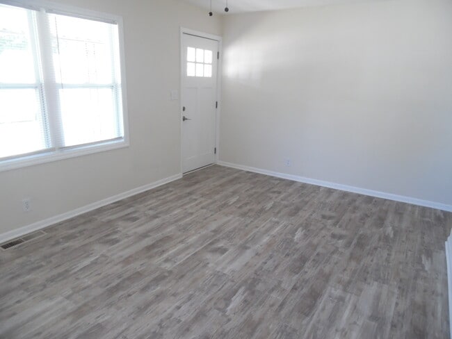 Building Photo - 1573 Biscayne Dr