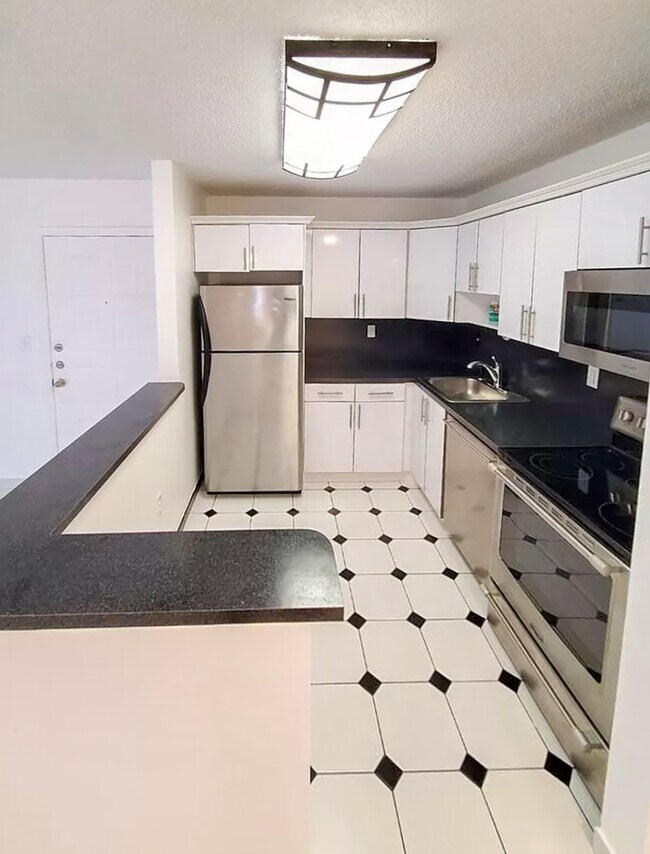 Kitchen - 4750 NW 102nd Ave