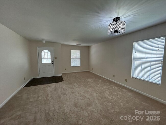 Building Photo - 4718 Reinbeck Dr