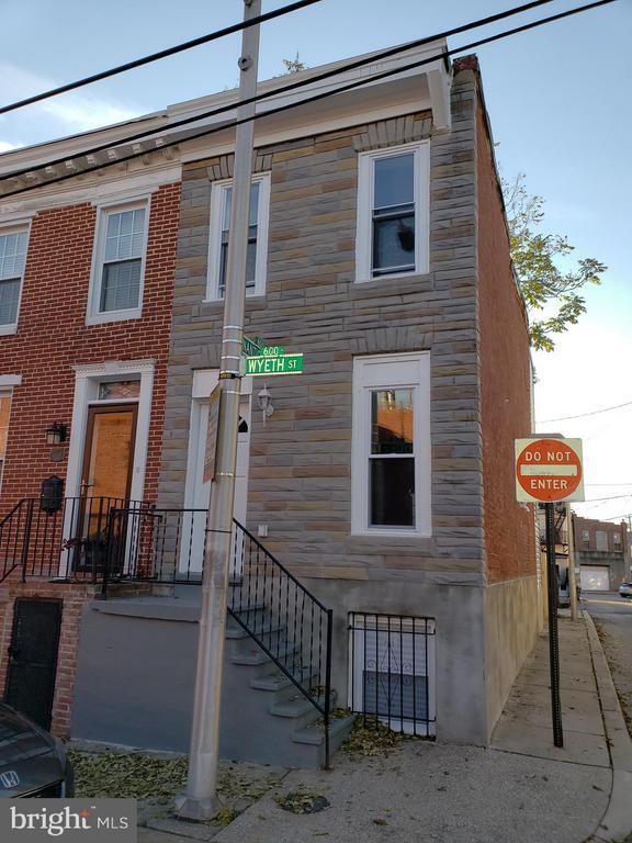 Building Photo - 638 Wyeth St