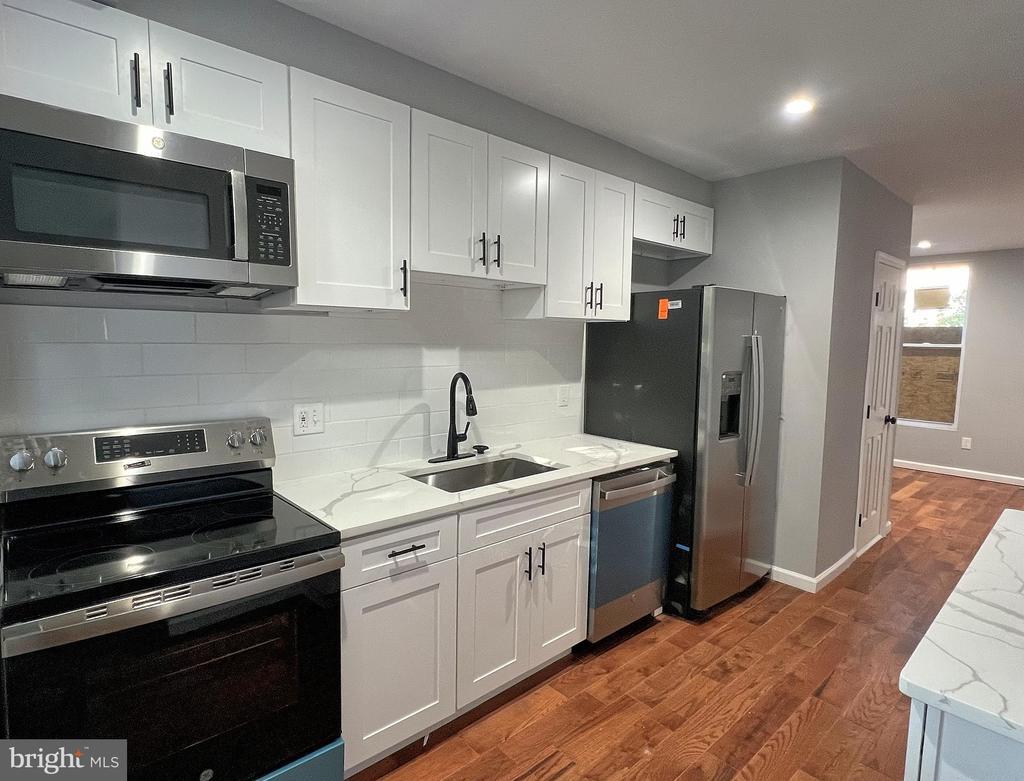 Foto principal - 220 N Montford Ave