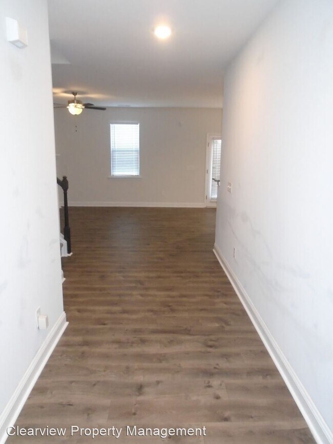 Building Photo - 5 br, 3 bath House - 4450 Low Oak Court