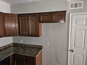 Building Photo - 1500 Oleander
