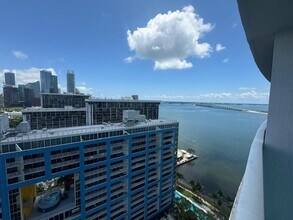 Building Photo - 2101 Brickell Ave