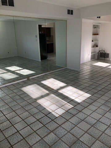 Foto del edificio - 857 Kedron Ave