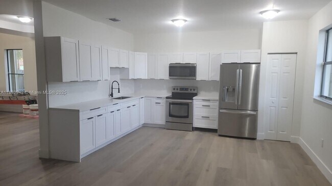 Foto del edificio - 571 SE 37th Pl