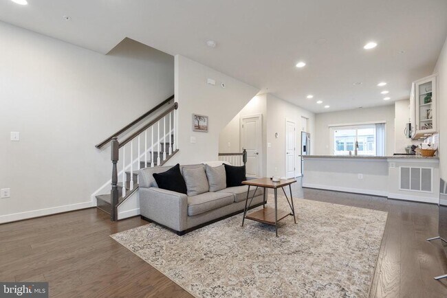 Foto del edificio - 9780 Fields Rd