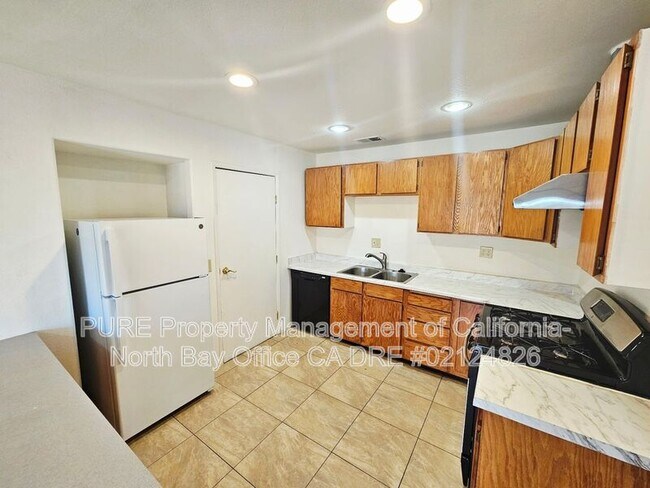 Building Photo - 780 El Rio St