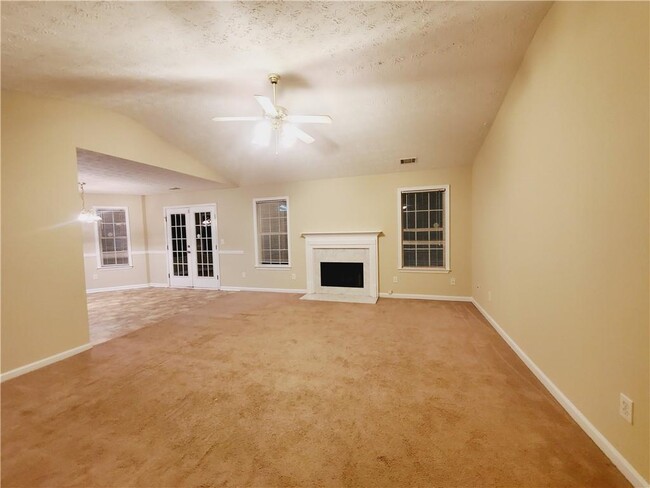 Building Photo - 295 Oak Hill Dr
