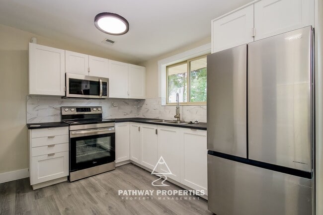 Building Photo - Charming 5-Bedroom Home in Provo’s Cottonw...
