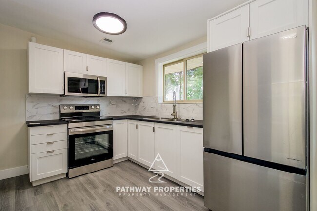 Foto del edificio - Charming 5-Bedroom Home in Provo’s Cottonw...