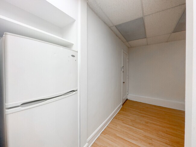 Foto del edificio - 2830 N Burling St