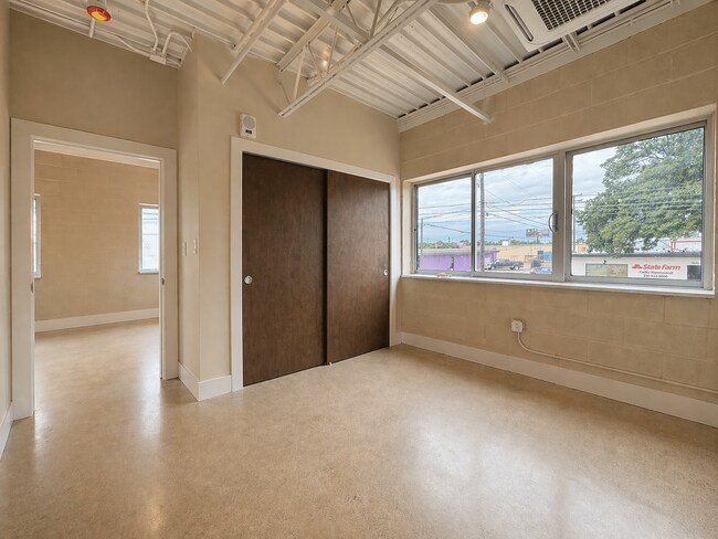 Foto del edificio - The Garden Lofts