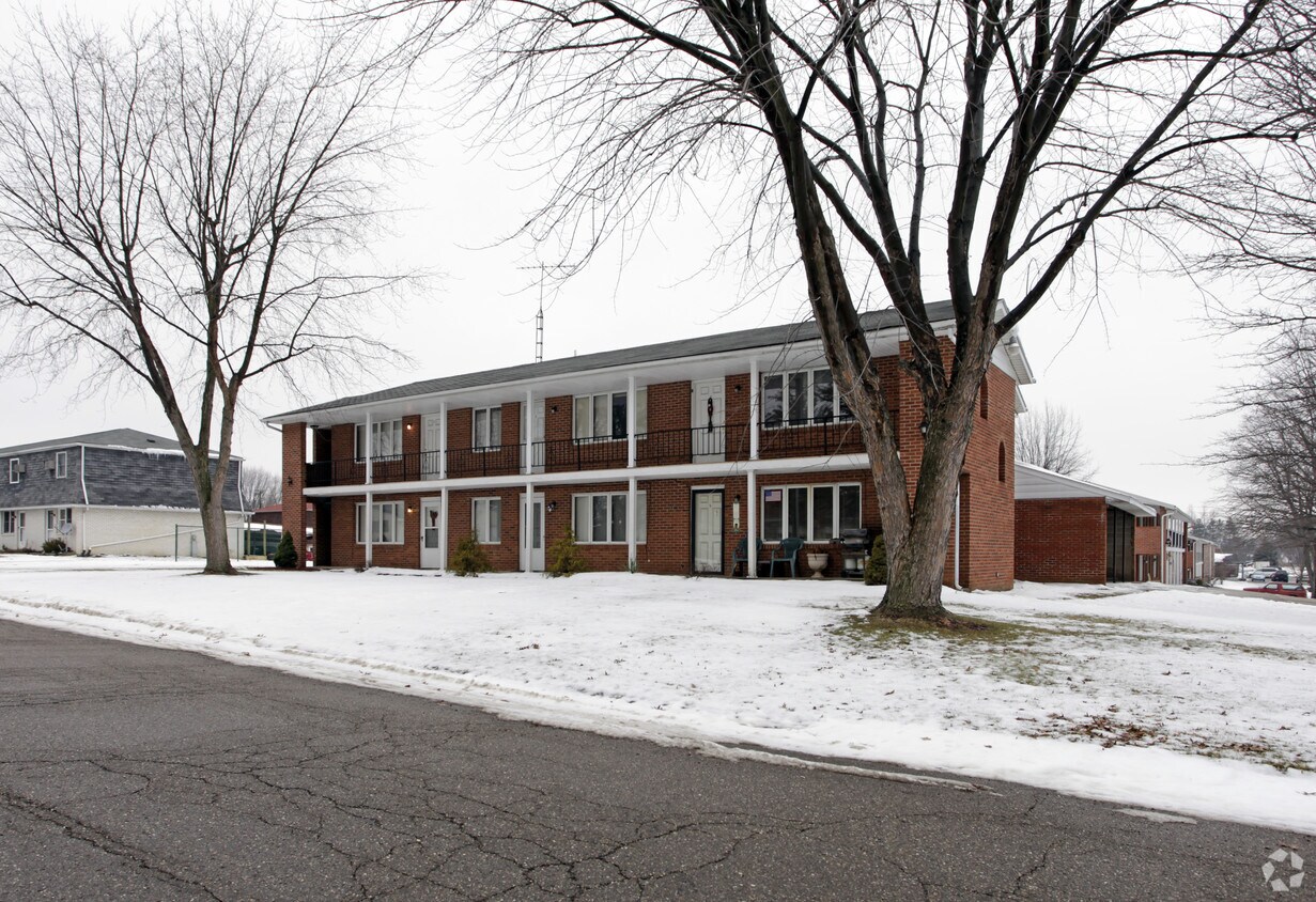 Building Photo - 121 Chapel Ridge St